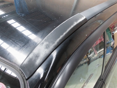 松本市よりルーフレール劣化の塗装修理 スバル フォレスター 長野県松本市の板金塗装キズへこみ事故車の修理 実績4800台 トップオートサービス